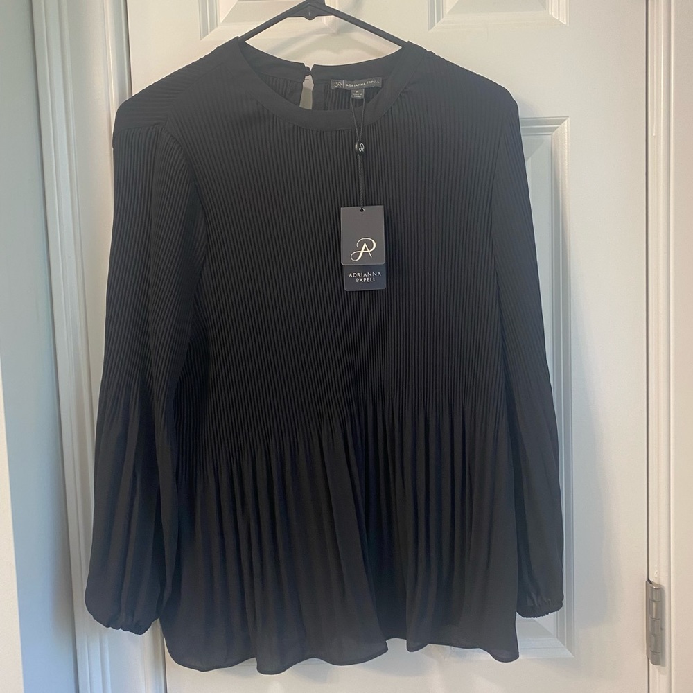 NWT Adrianna Papell Women’s Size Medium Black Top